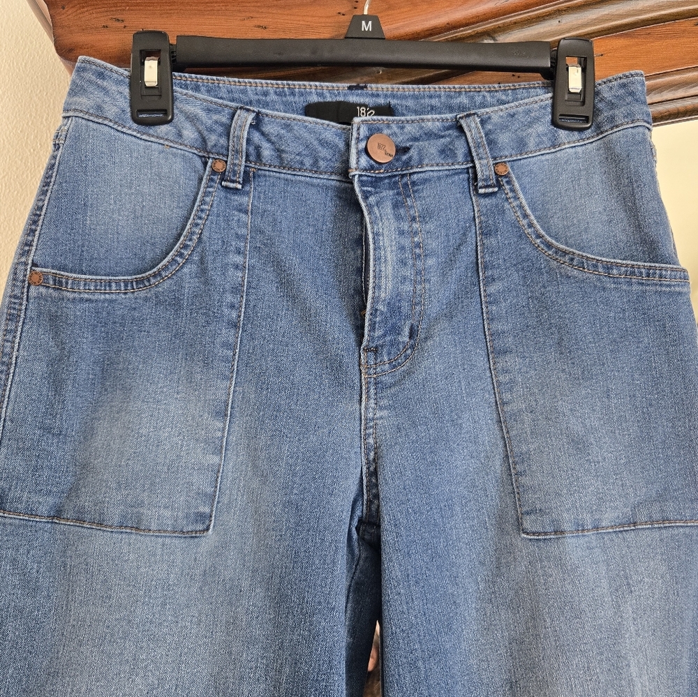 Women's Wide Leg Blue Jeans 30 Inch Inseam. - Picture 2 of 4